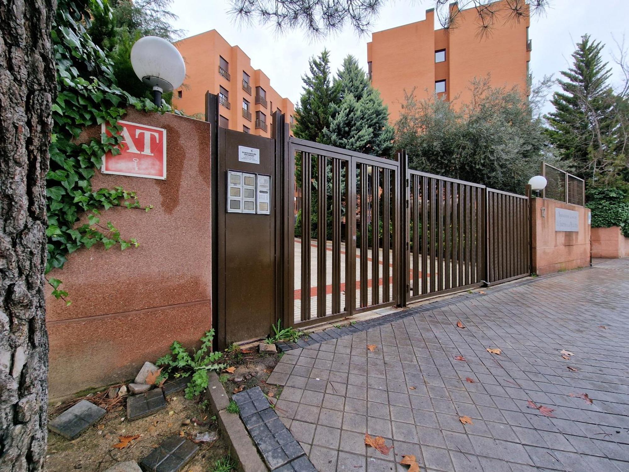 Samaniego, Piscina Y Garaje Junto Civitas Metropolitano Y Aeropuerto Madryt Zewnętrze zdjęcie